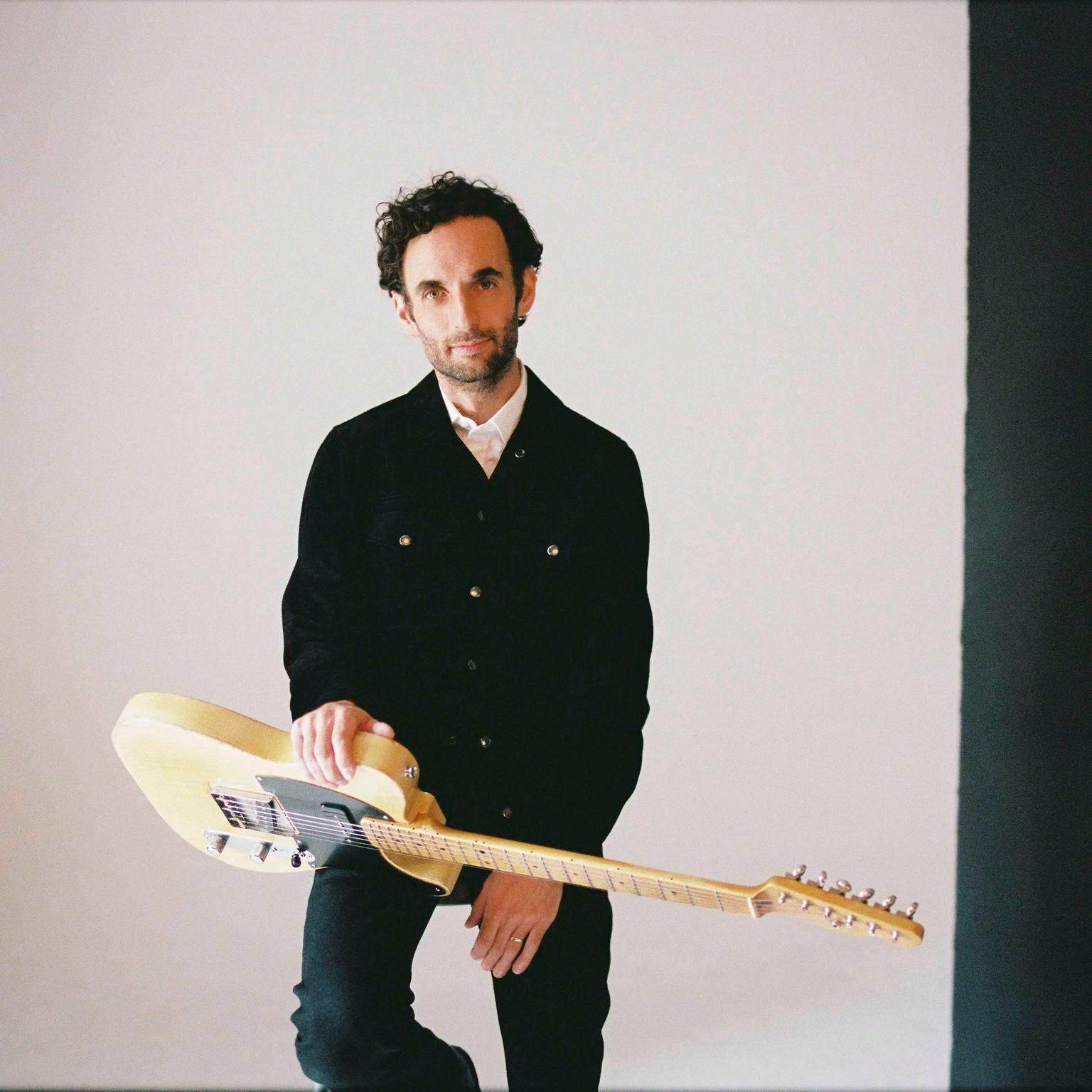 Julian Lage in Performance