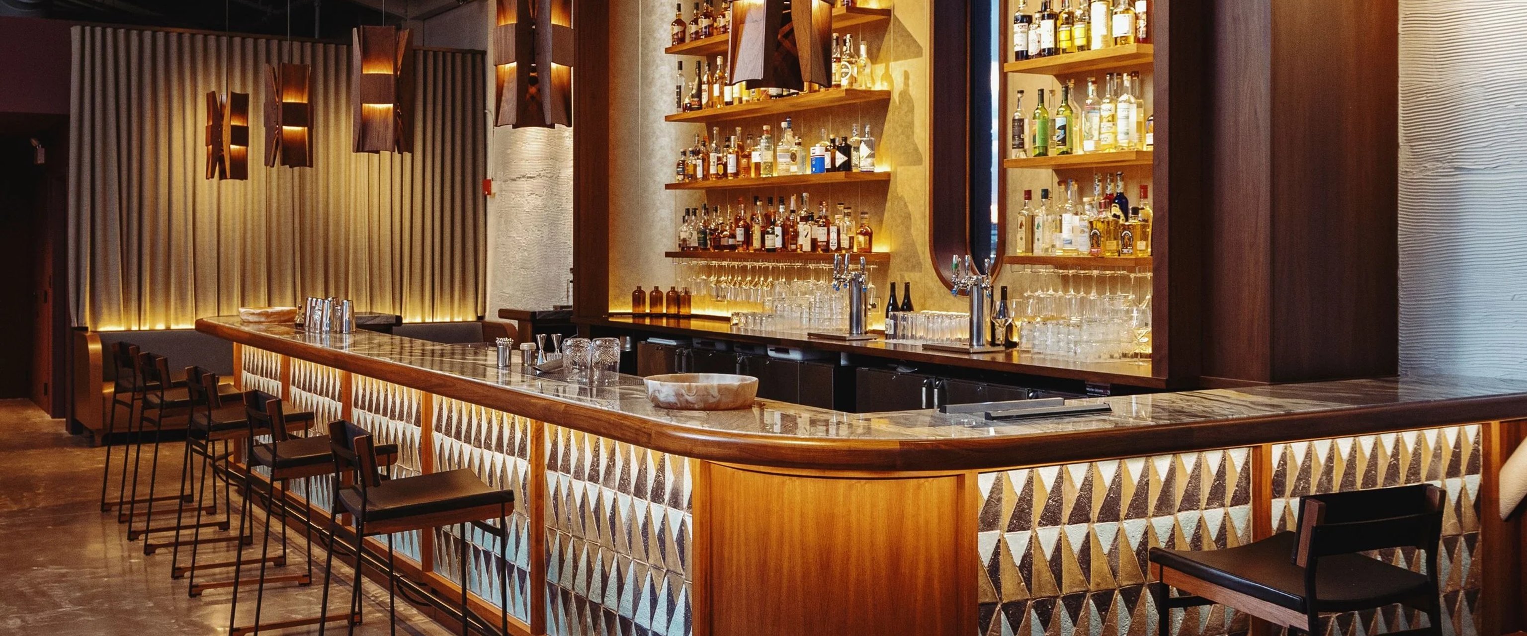 Salt Shed - Three Top Lounge